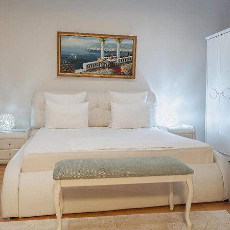 Altair Hotel Shymkent Bagian luar foto