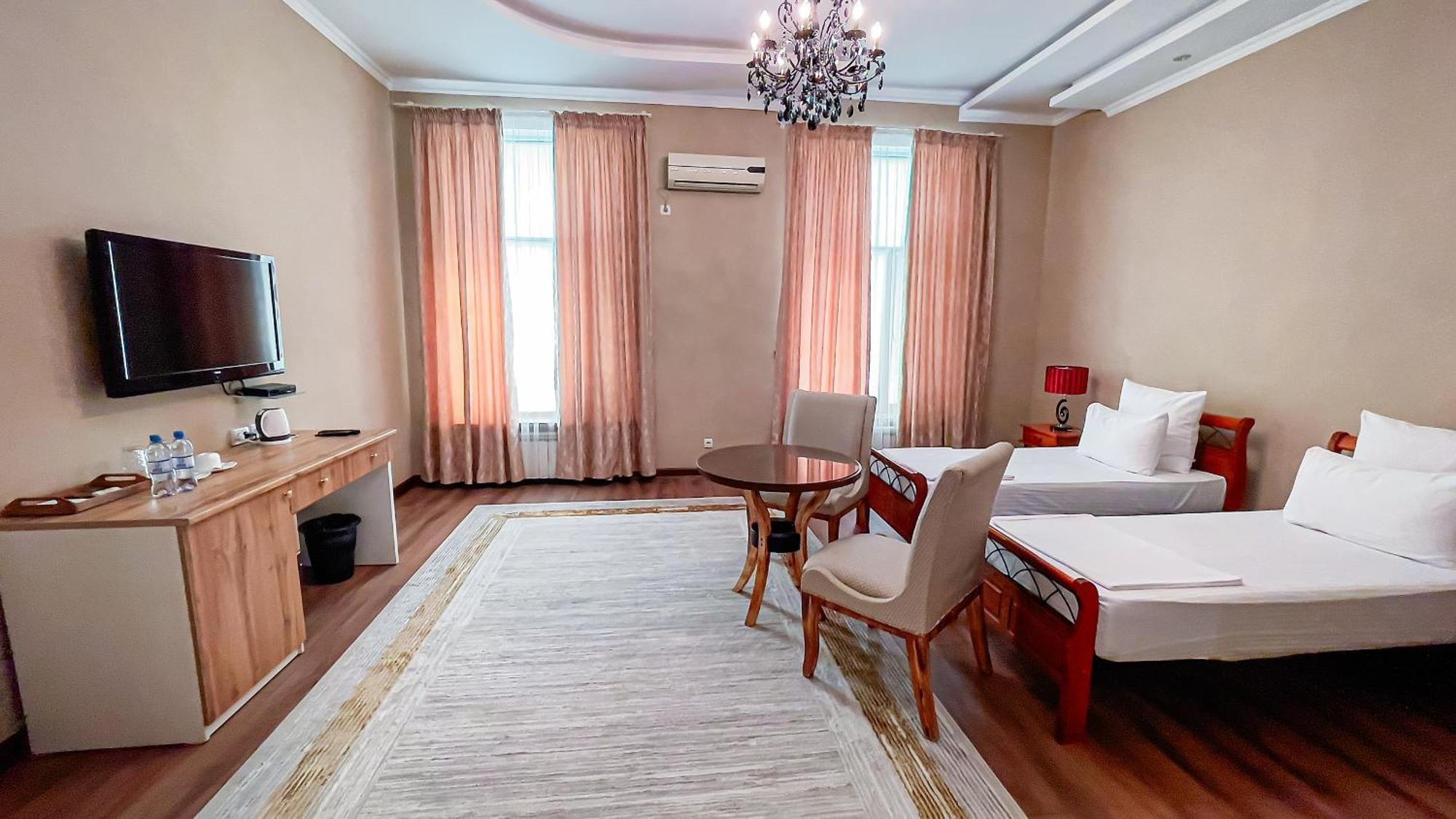 Altair Hotel Shymkent Bagian luar foto