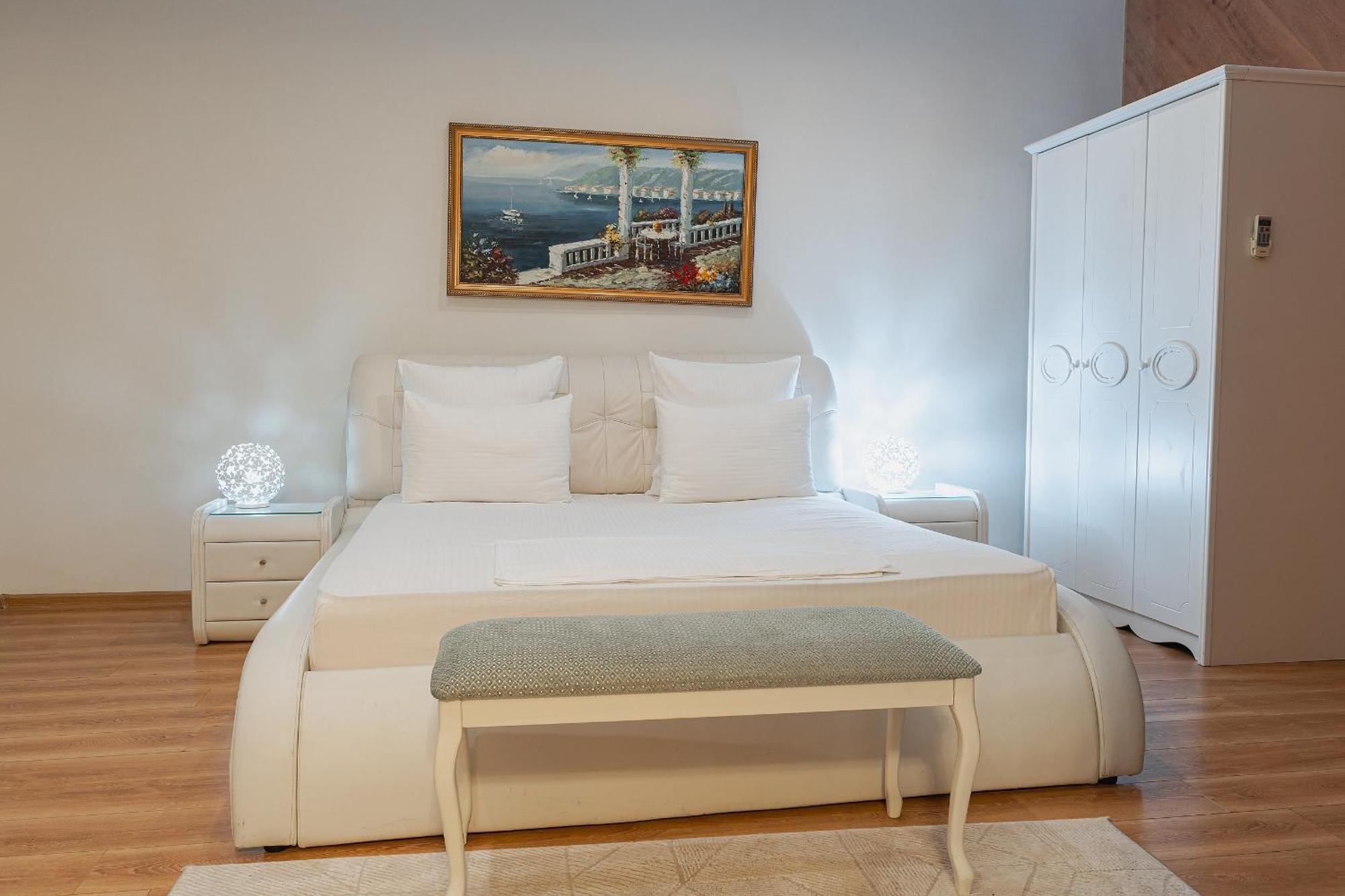 Altair Hotel Shymkent Bagian luar foto
