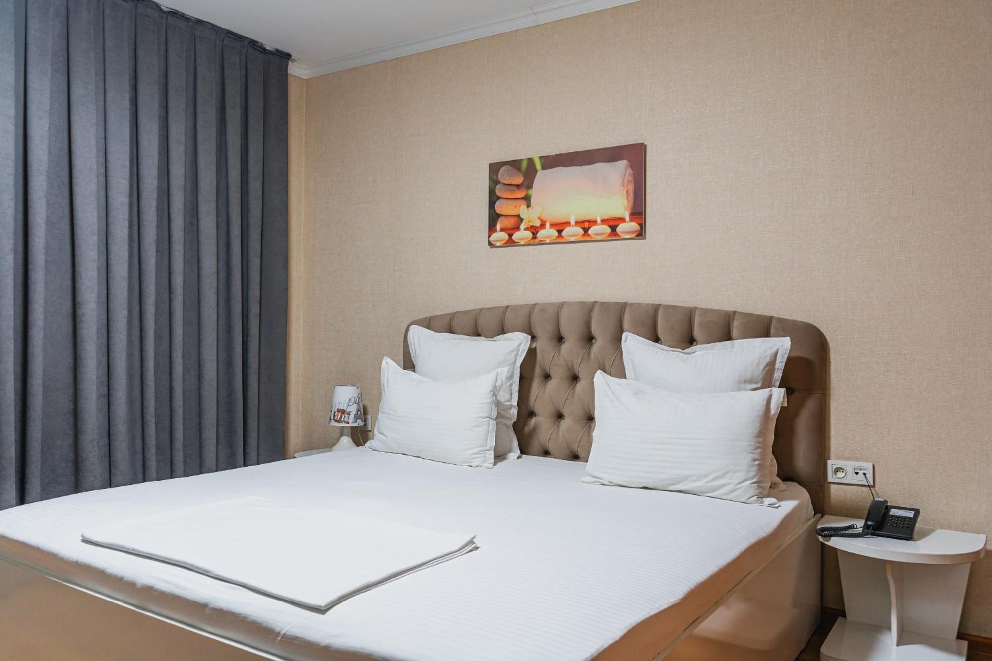 Altair Hotel Shymkent Bagian luar foto