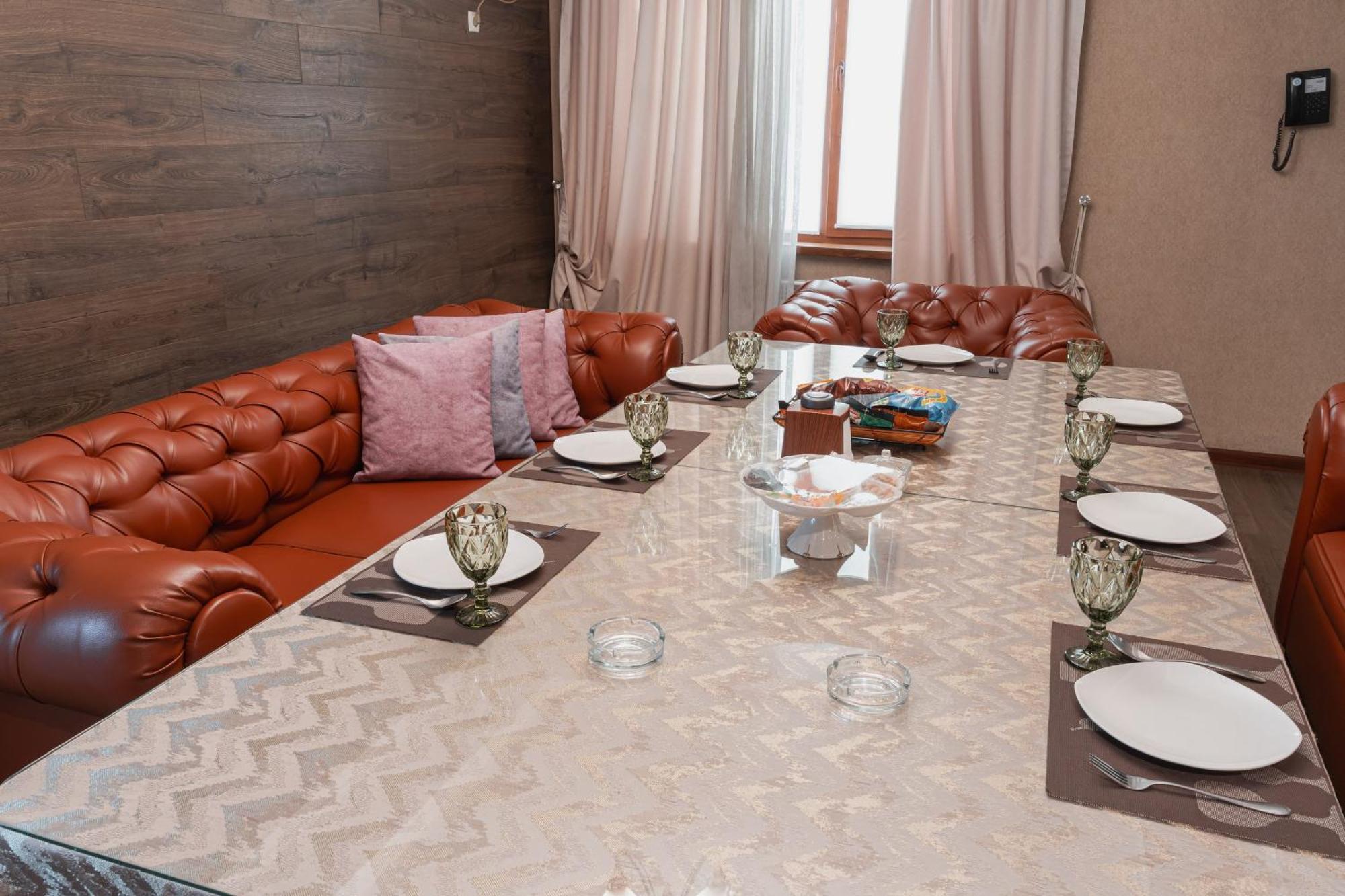 Altair Hotel Shymkent Bagian luar foto