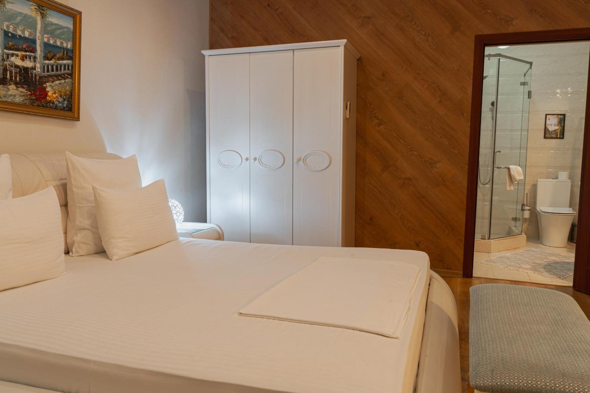 Altair Hotel Shymkent Bagian luar foto