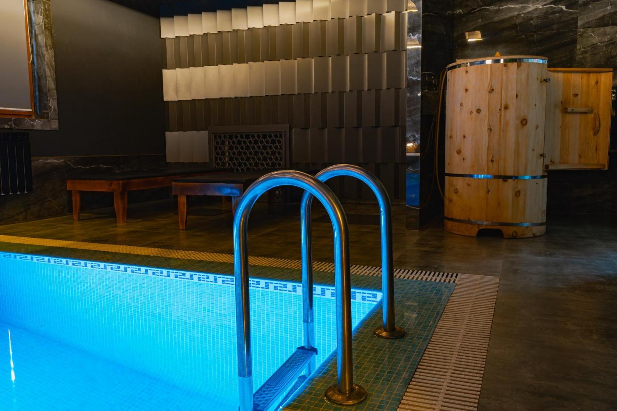 Altair Hotel Shymkent Bagian luar foto
