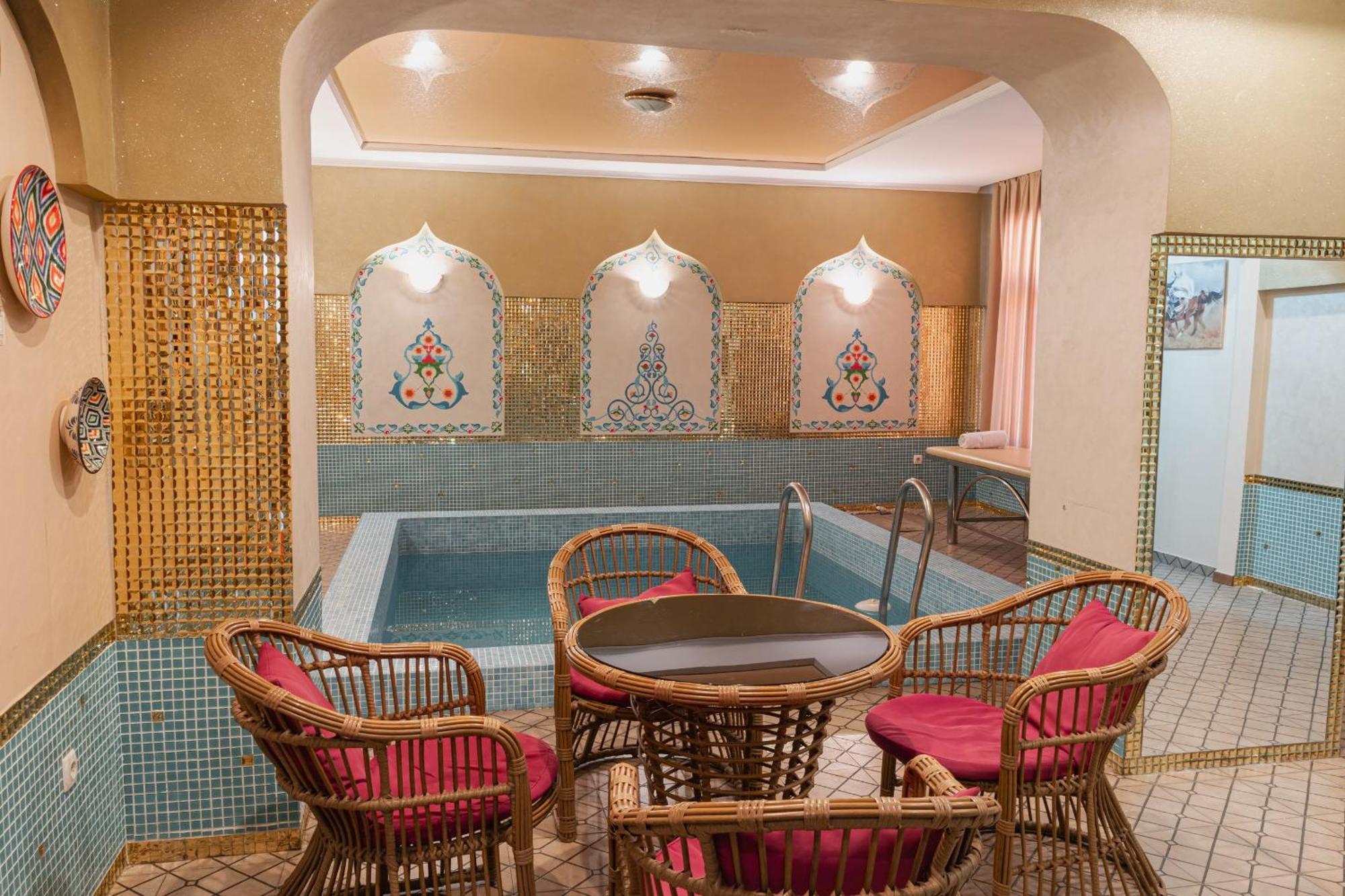 Altair Hotel Shymkent Bagian luar foto