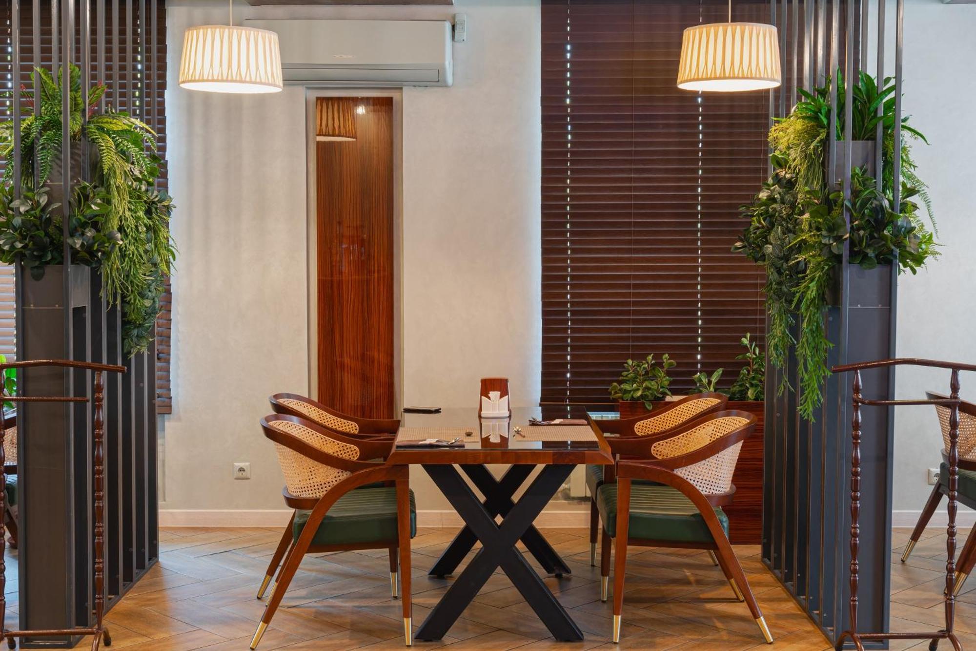 Altair Hotel Shymkent Bagian luar foto