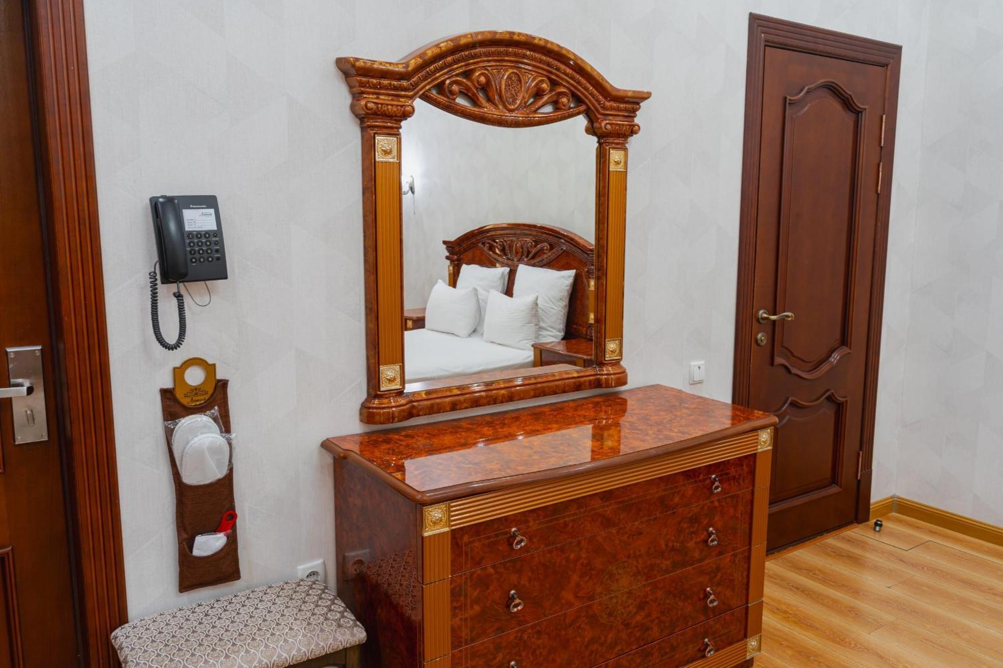 Altair Hotel Shymkent Bagian luar foto