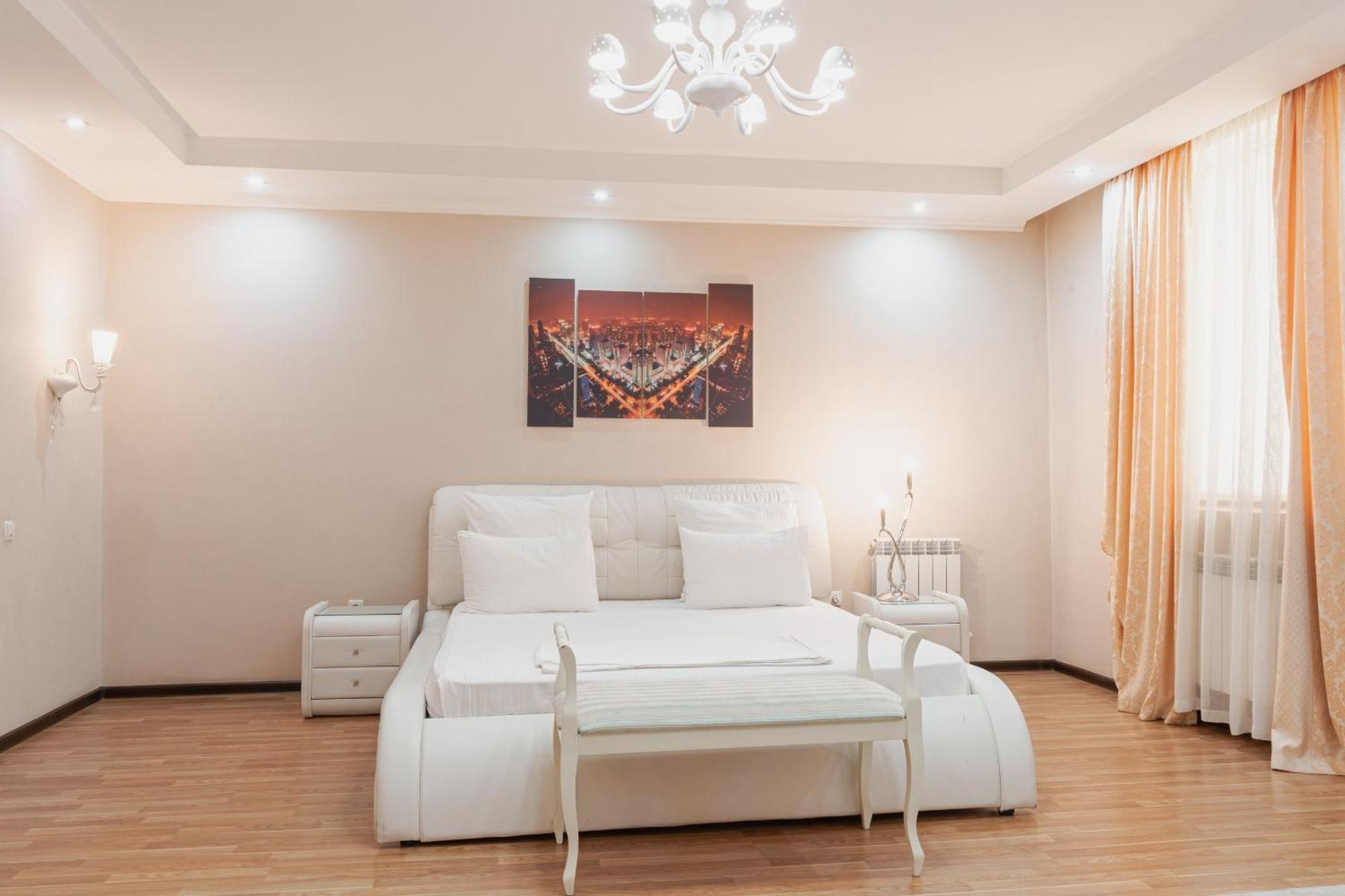 Altair Hotel Shymkent Bagian luar foto