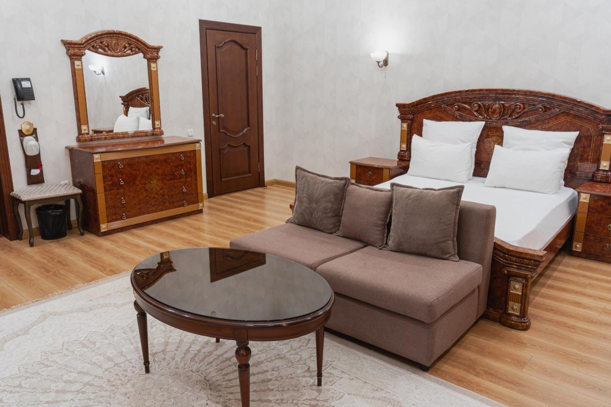 Altair Hotel Shymkent Bagian luar foto