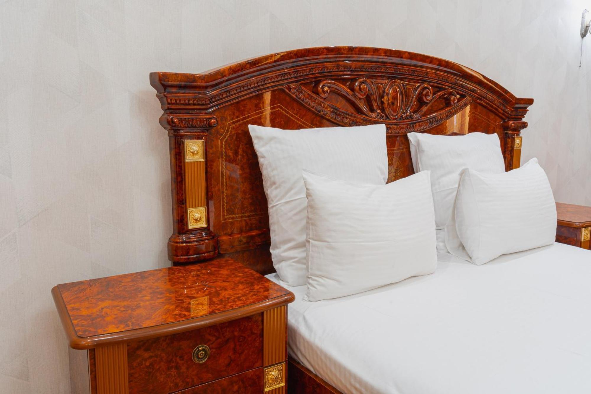 Altair Hotel Shymkent Bagian luar foto